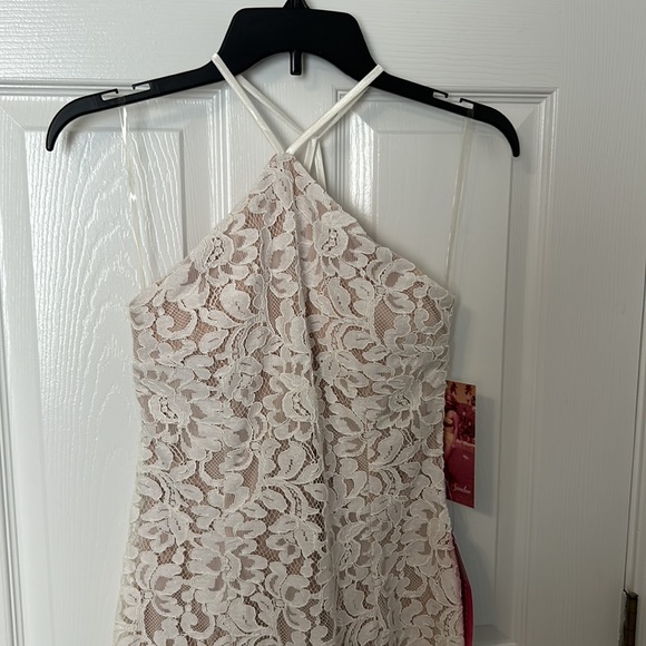 Halter lace cocktail dress - Picture 5 of 8